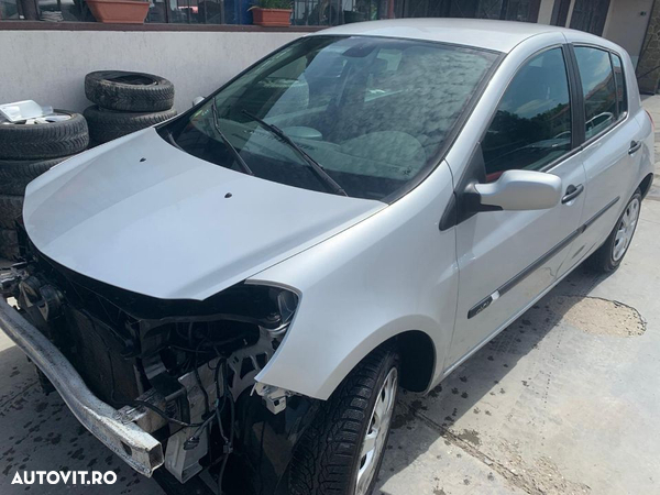 Dezmembram Renault Clio 3 1,5dci euro 3 - 2