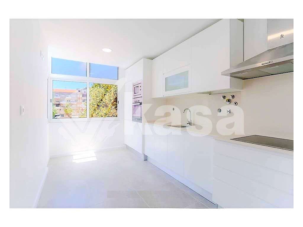 T1 com Quintal e Acabamentos Novos - Ideal para Habitação ou Invest...-0