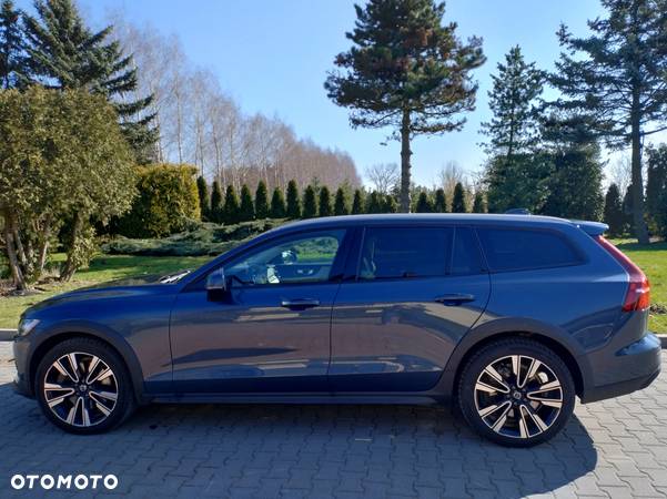 Volvo V60 Cross Country - 3