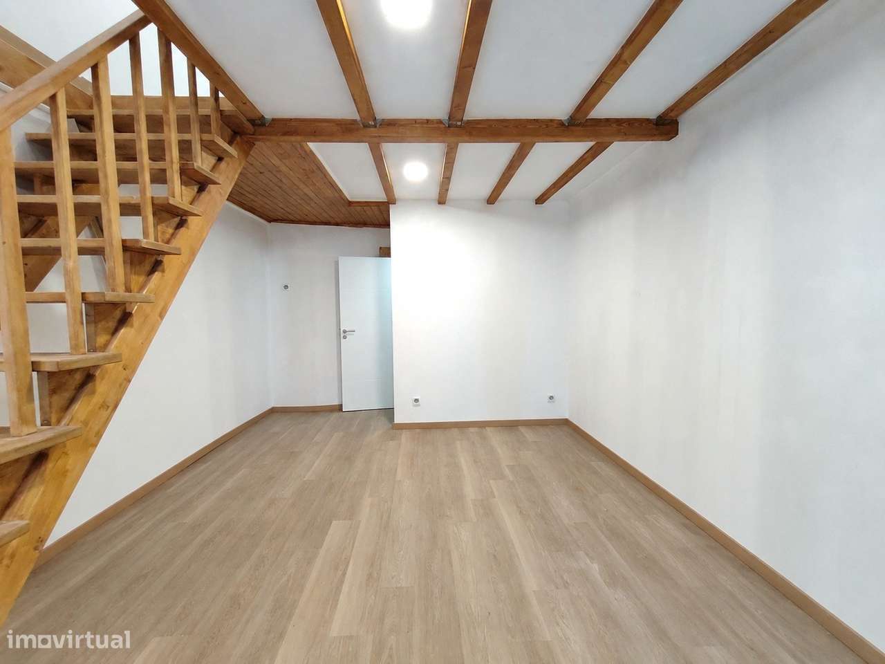 Moradia Renovada na Vila do Carvalho – Covilhã-11