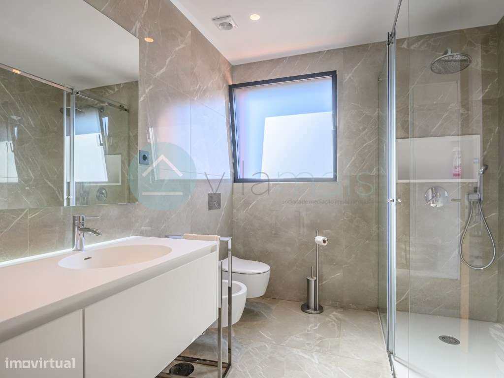 Excelente Moradia V4 com Piscina-25