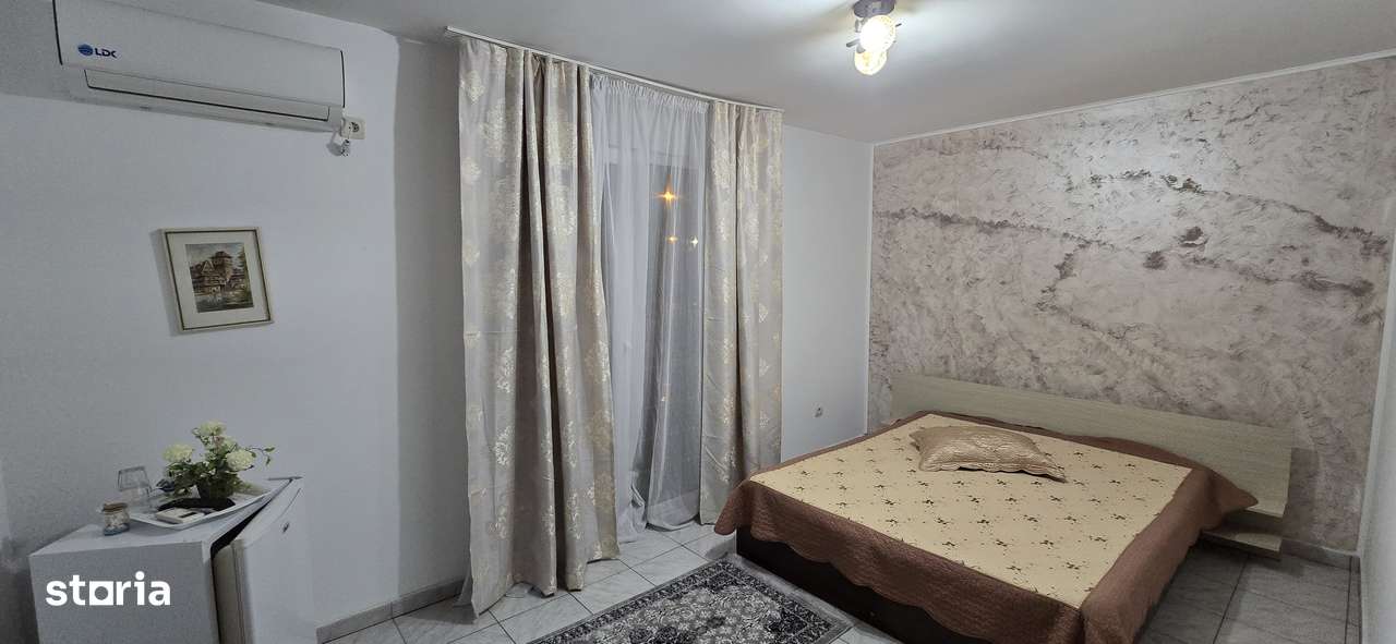 Vila Eforie Nord D+P+2 19 camere cu bai la 70m de faleza - Imagine principală: 1/16