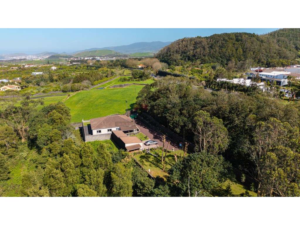 Moradia T3 Contemporânea com Grande Jardim em Rabo de Peixe , São M...-50