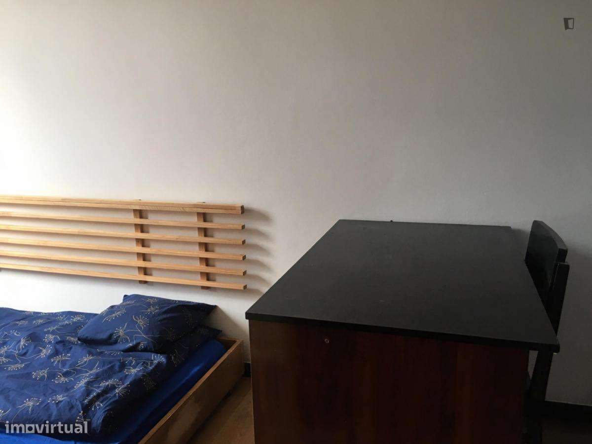 Quarto - localizado em Sé de Braga e São Lázaro Braga - Grande imagem: 5/16