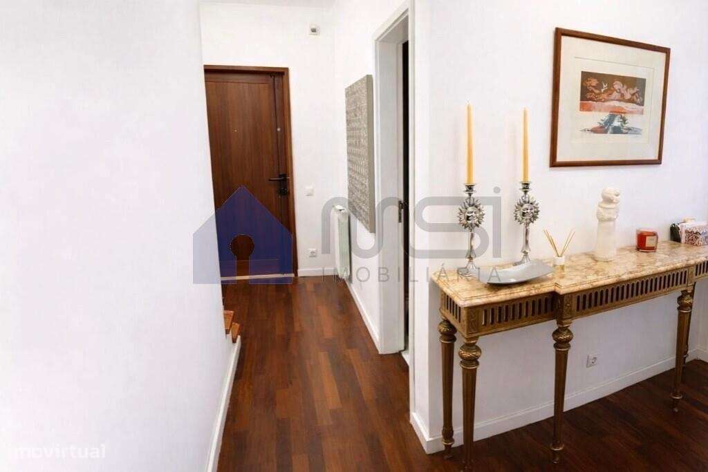 T3 Duplex Luminoso a 5 minutos da Praia – Leça da Palmeira-6