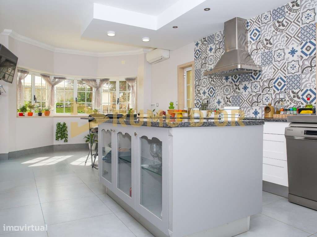 Moradia Exclusiva com áreas Independentes - junto a Arruda dos Vinhos-9