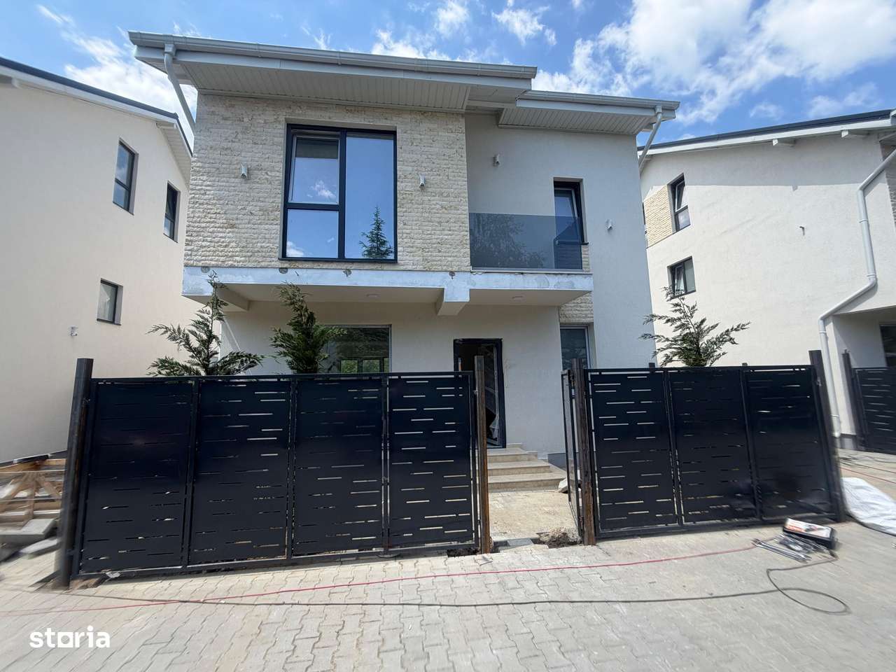 CASA INDIVIDUALA- 4 CAMERE, TOATE UTILITATILE, TEREN 240 MP, COMIS 0%-0