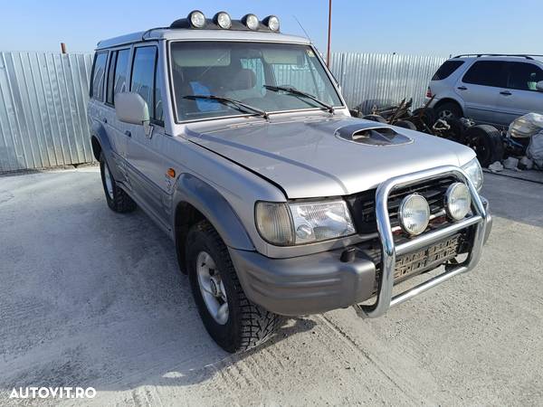 Dezmembrez hyundai galloper 2,5d si 3.0v6 - 9