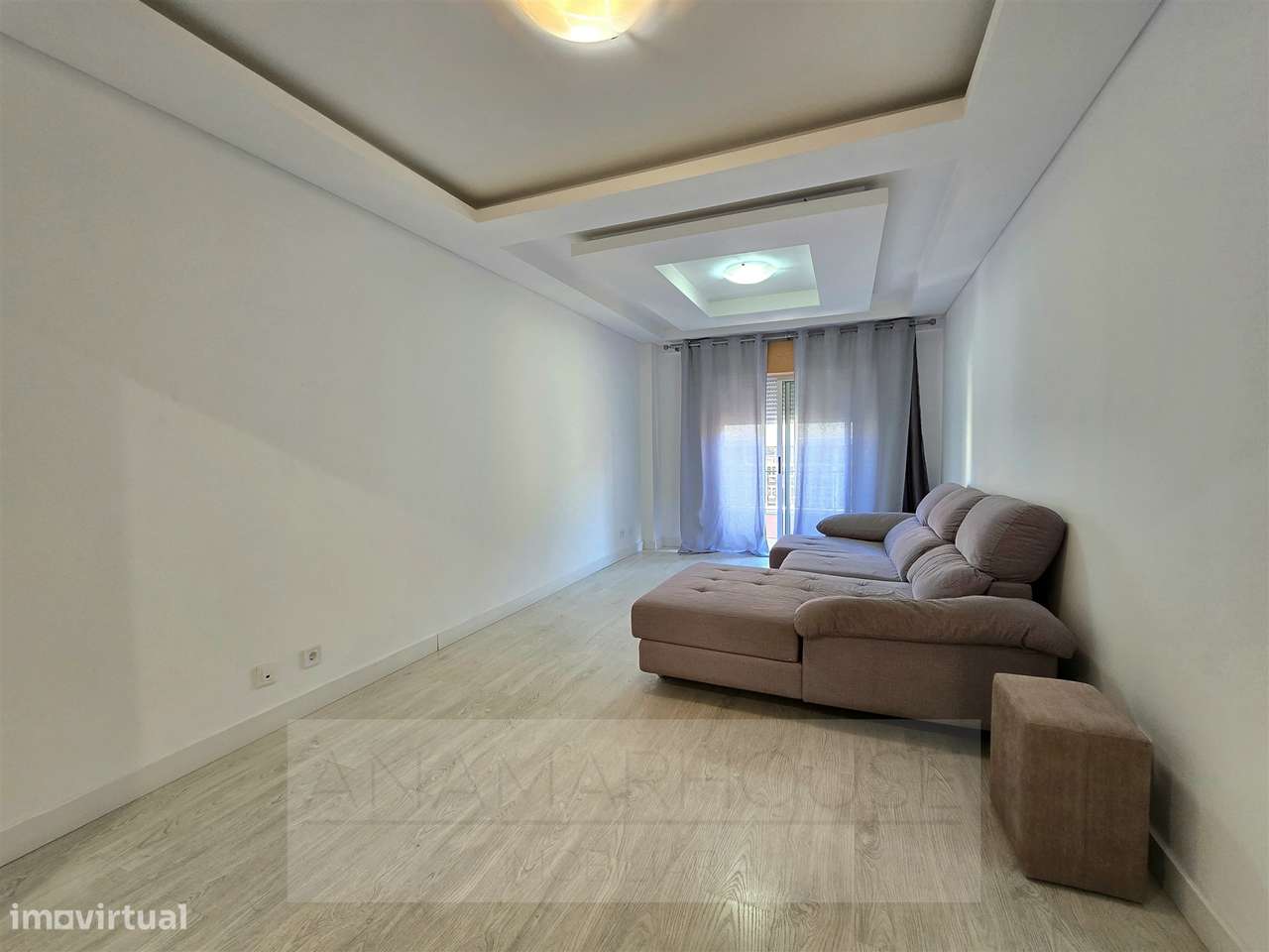 T3 remodelado com parqueamento e arrecadação na Brandoa,Encosta do Sol - Grande imagem: 4/25