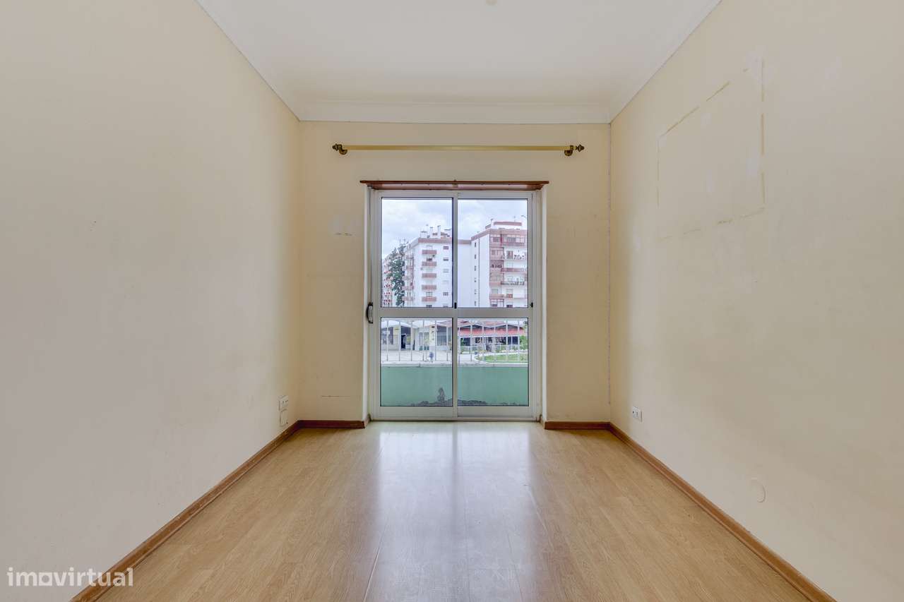 APARTAMENTO T2 | C/ ARRECADAÇÃO | CENTRO DE ALVERCA-15