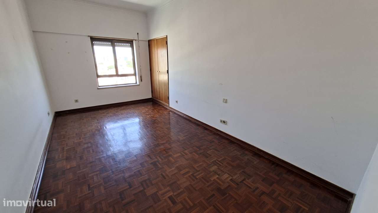 Apartamento T3 com 145m² no centro de Setubal-14