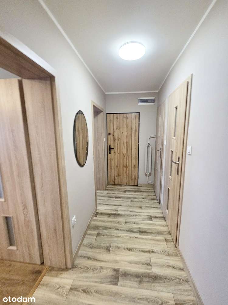 Z balkonem i budynkiem gospodarczym-9