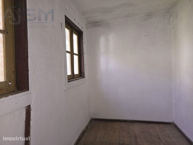 Vila Nova da Barquinha - Moradia T4 Duplex com quintal junto ao rio-8
