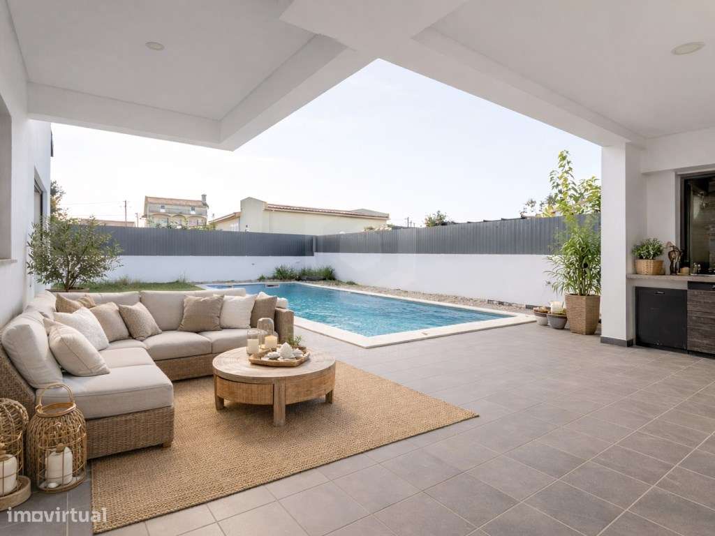 Moradia isolada T5 acabamentos Premium/ piscina e garagem-48