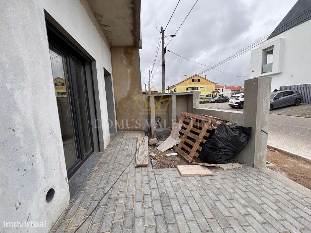 MORADIA GEMINADA -TRIPLEX T4 COM 3 WC
FERNÃO FERRO-5