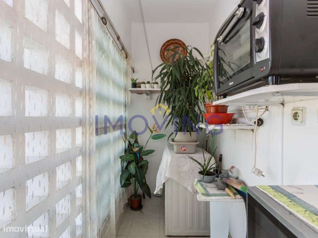 Apartamento T2 com parqueamento e arrecadação no Barreiro-13