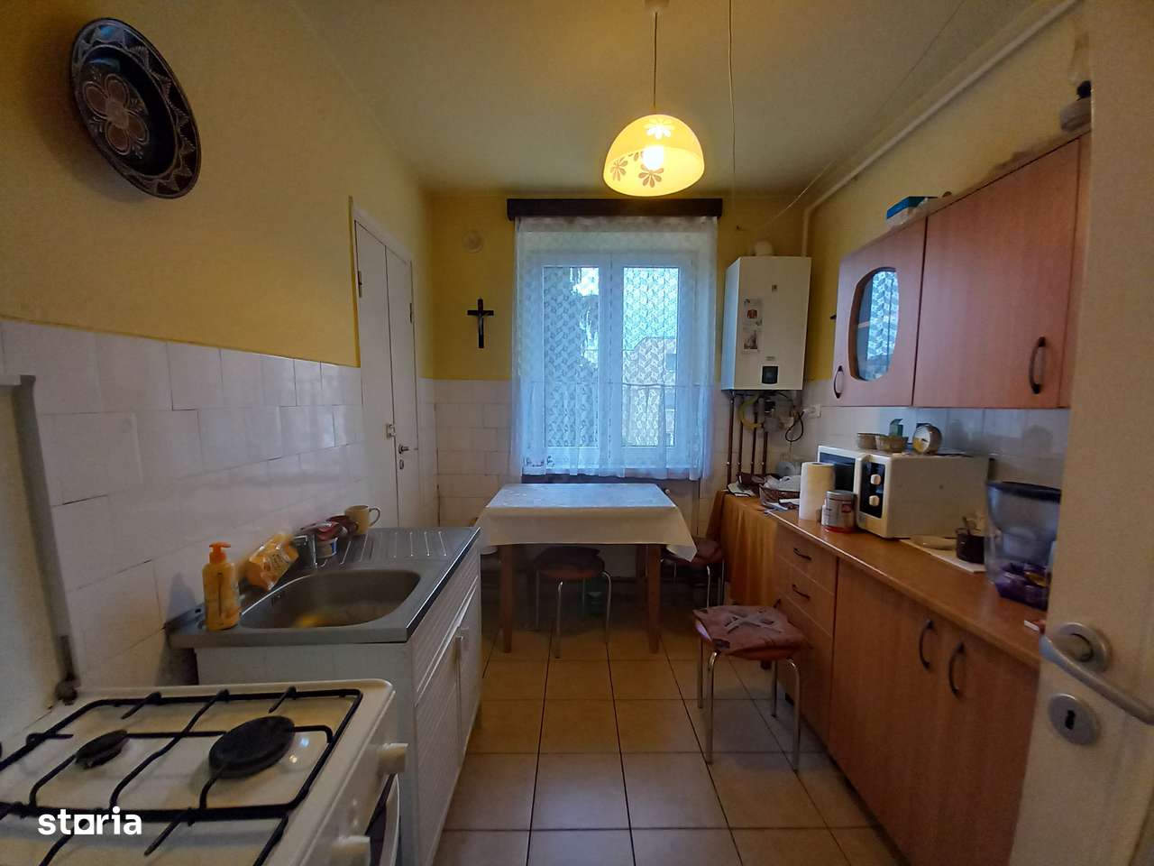 Bd. Unirii - Mc Donald s, apartament 3 camere, decomandat, etajul 2!!-1