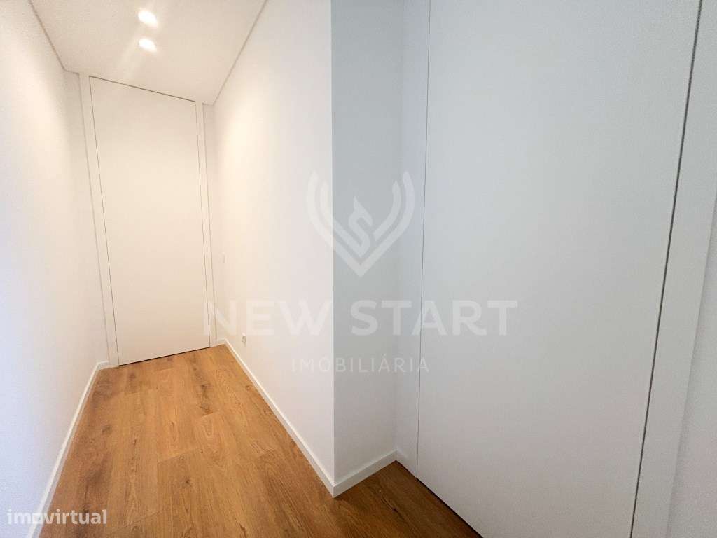 Apartamento T2 novo, garagem, piscinas, vista mar, Del Mar em Olhão-10