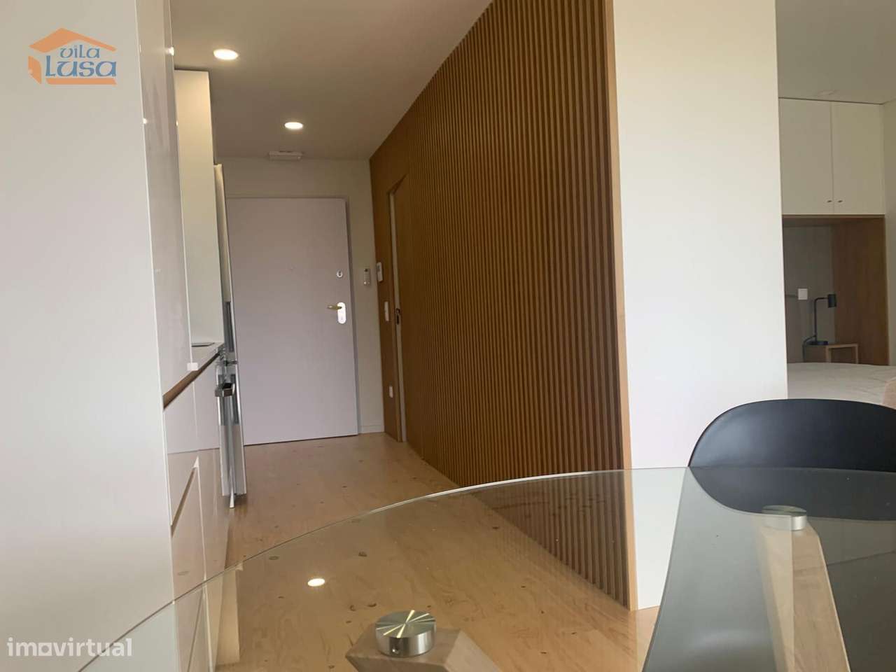 Junto á  Rua de Santa Catarina  encontramos este magnifico T0 com 53m2 - Grande imagem: 4/13