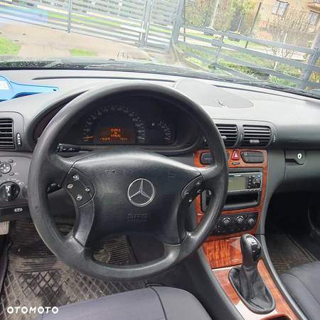 Mercedes-Benz Klasa C 180 T Classic - 4