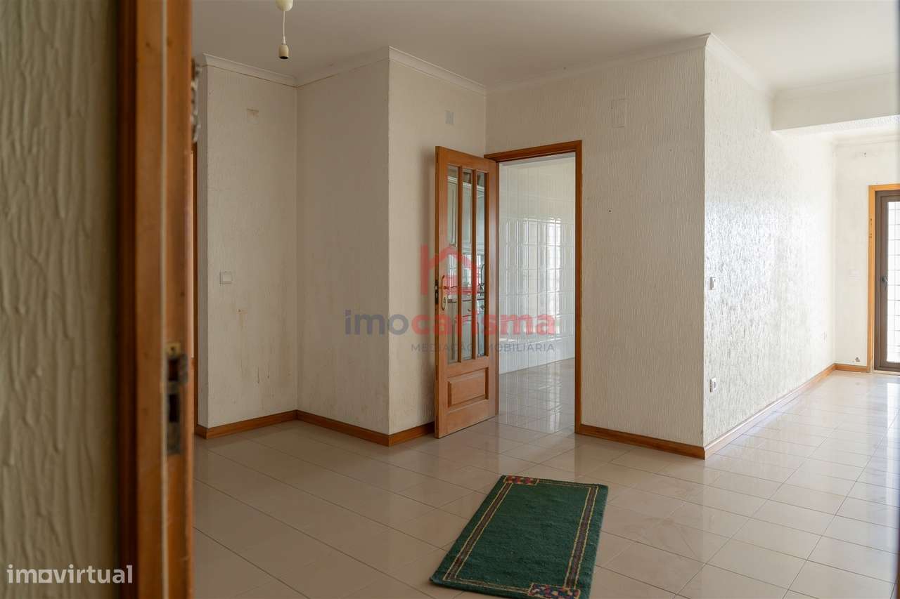 Apartamento T3+1 Duplex na 1.º Linha em Frente à Praia em Aver-o-Mar - Grande imagem: 3/22
