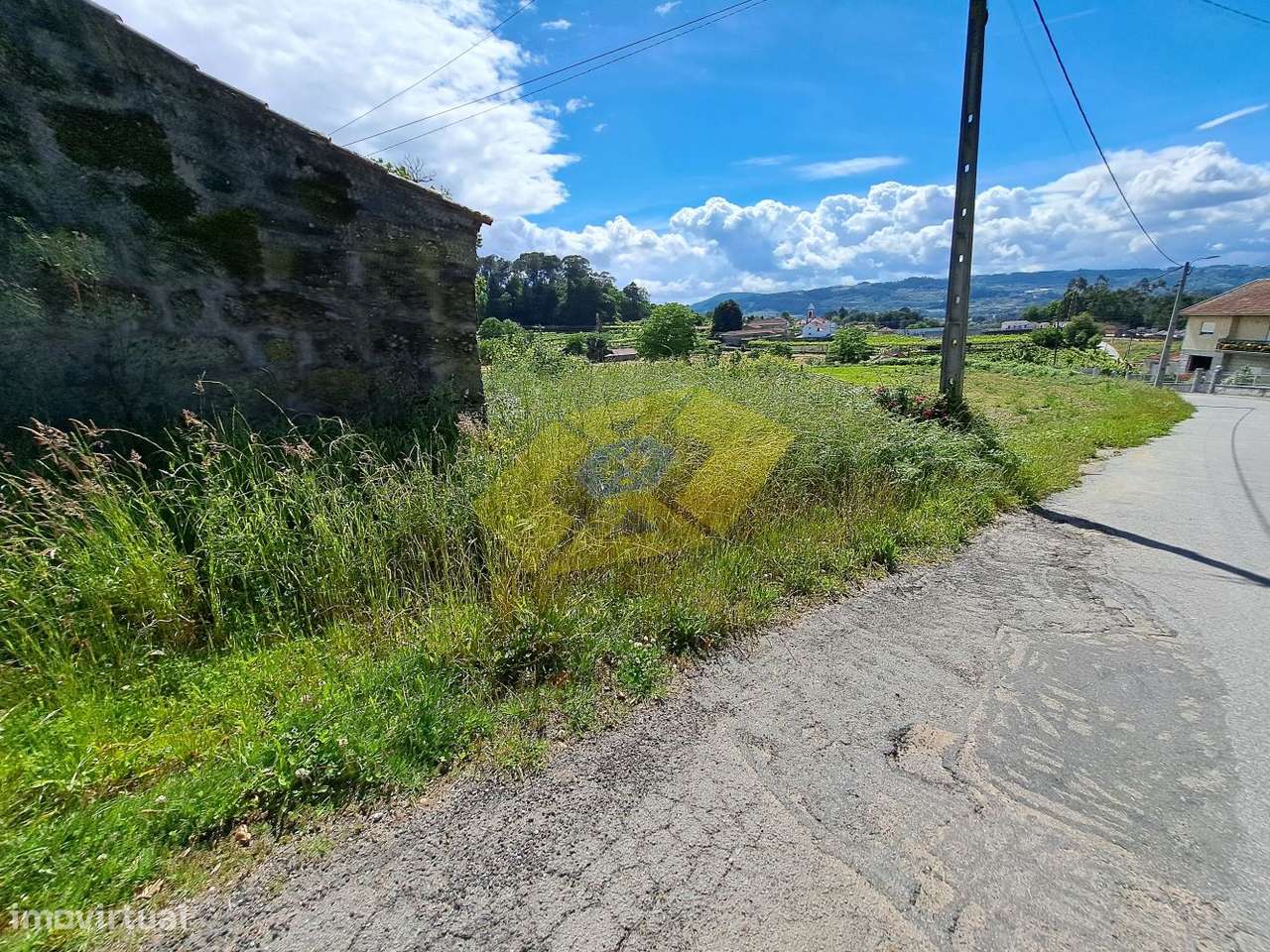 Moradia, alpendre PARA RESTAURO e terreno em Refontoura - Felgueiras-19