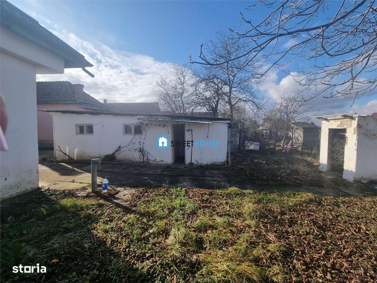 Casa de vanzare  cu 4 camere si anexe  in Fagaras.-15