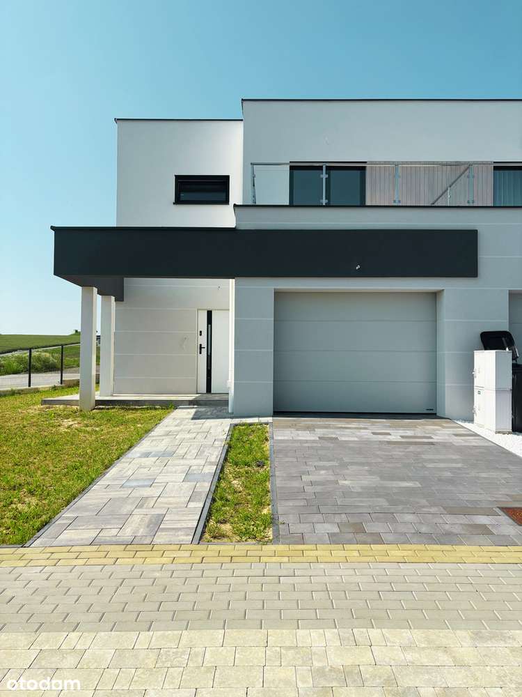 Gotowa skrajna szeregówka - 15 minut od centrum-1