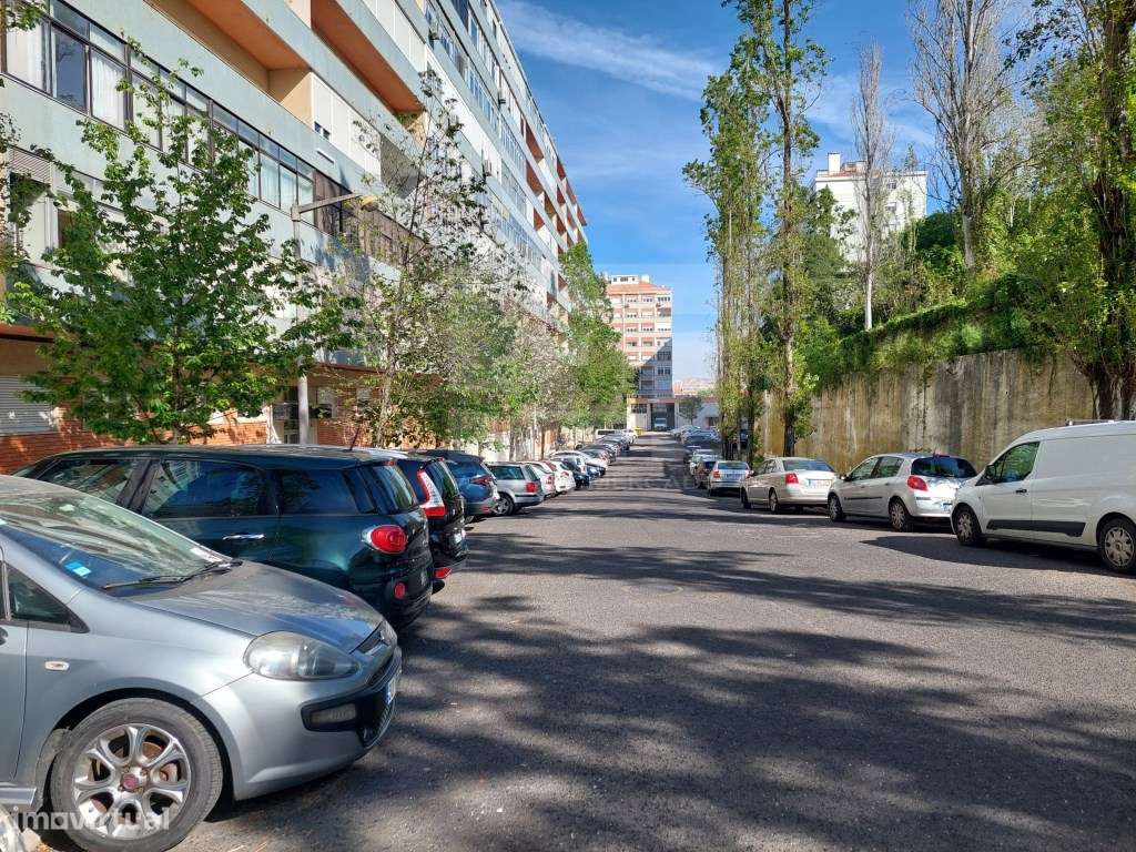 Apartamento T3 EM REMODELAÇÃO, 5º andar, Rua Engenheiro Nobre Guedes-12