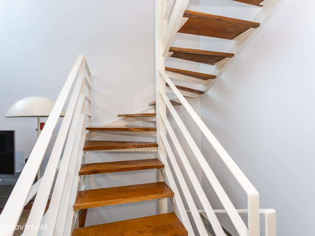 Predio no centro historico do seixal-23