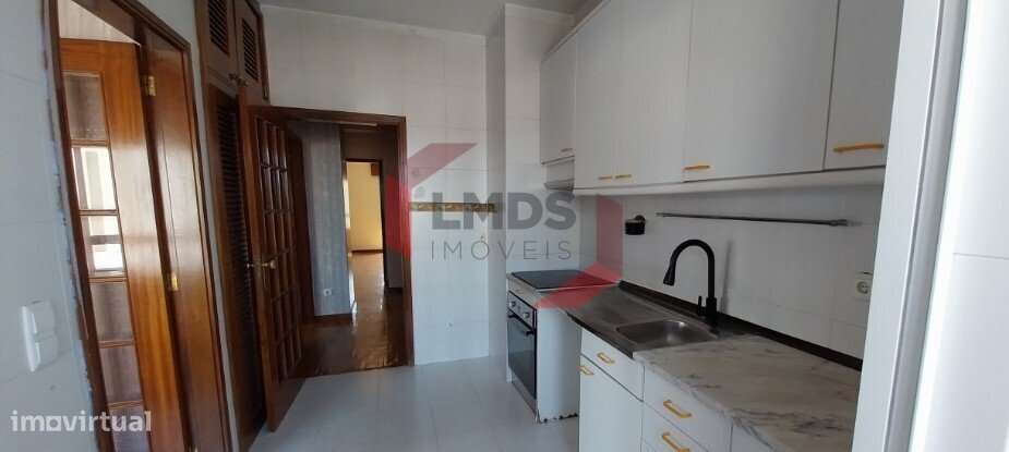Apartamento T2 com Garagem e Arrumos – Custóias, Matosinhos - Grande imagem: 3/17