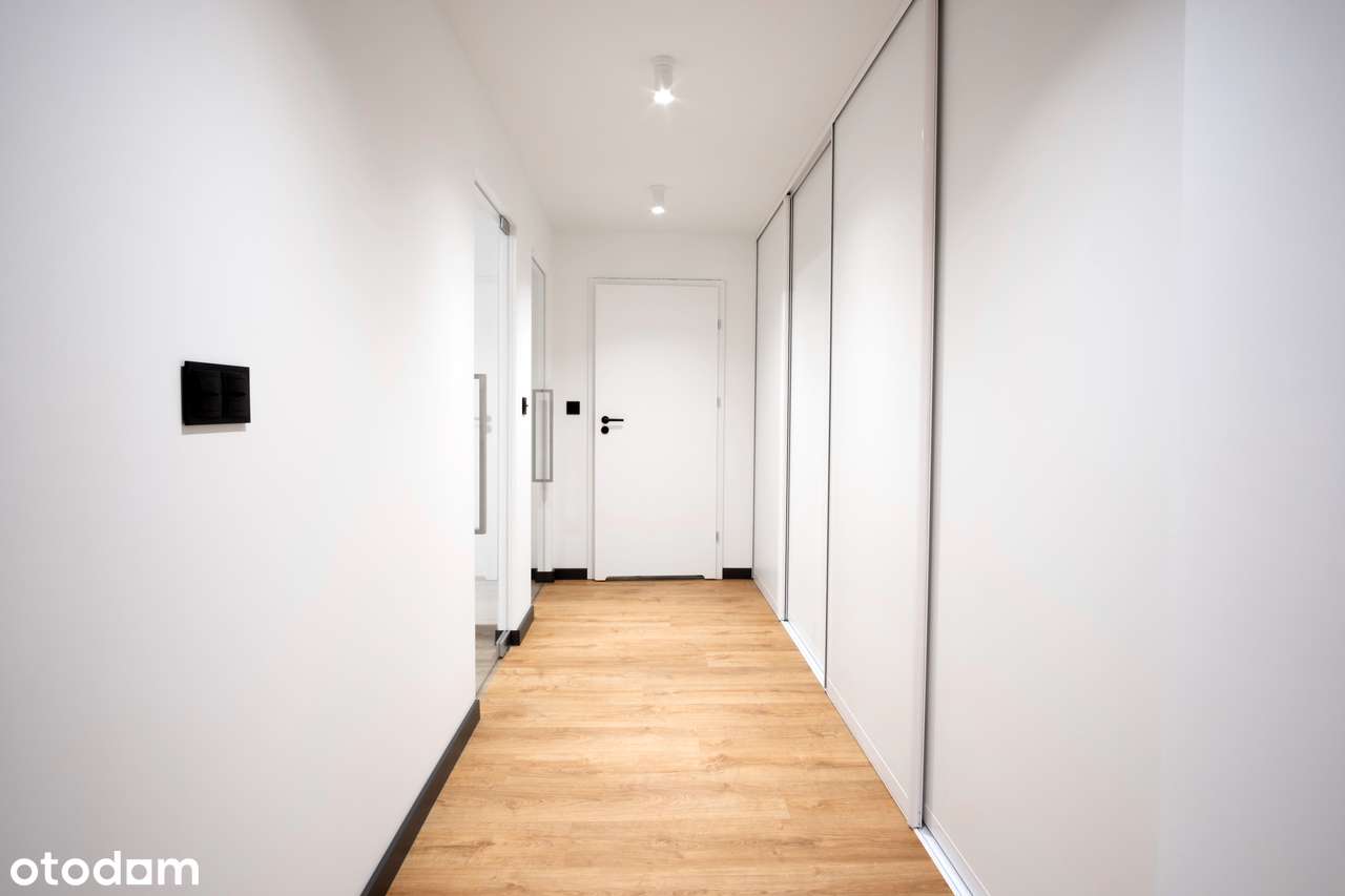 Lokal z miejscem postojowym, wykończony, Centrum-3