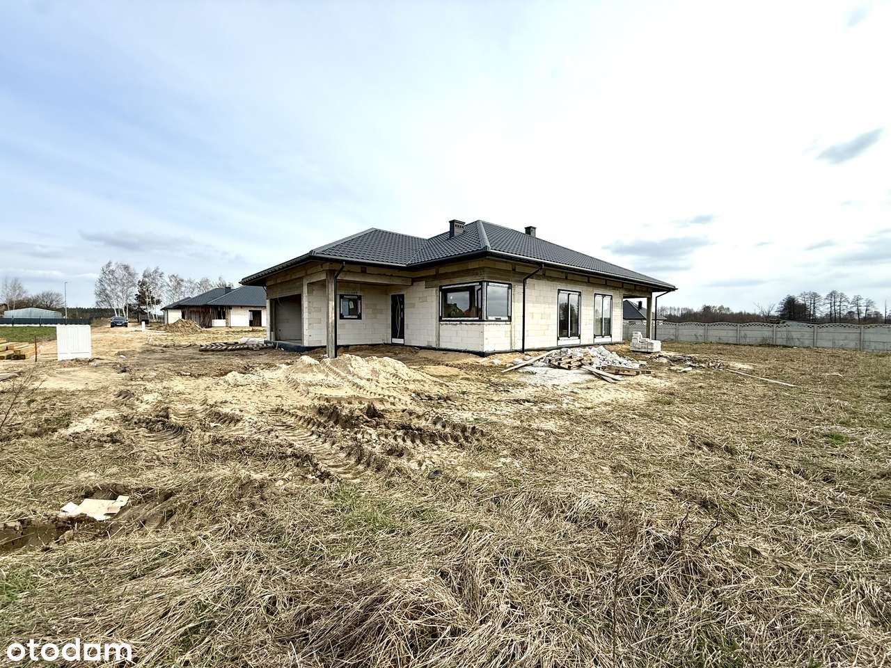 Nowy dom w stanie deweloperskim w Stoku Lackim na działce 1027m2-13