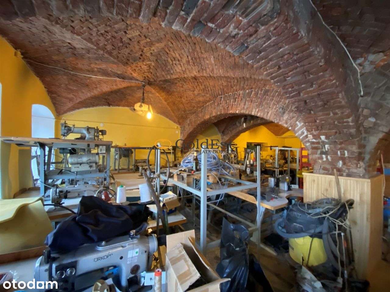 Nieruchomość do remontu w centrum, na parterze!-4