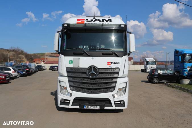 Mercedes-Benz Actros - 11