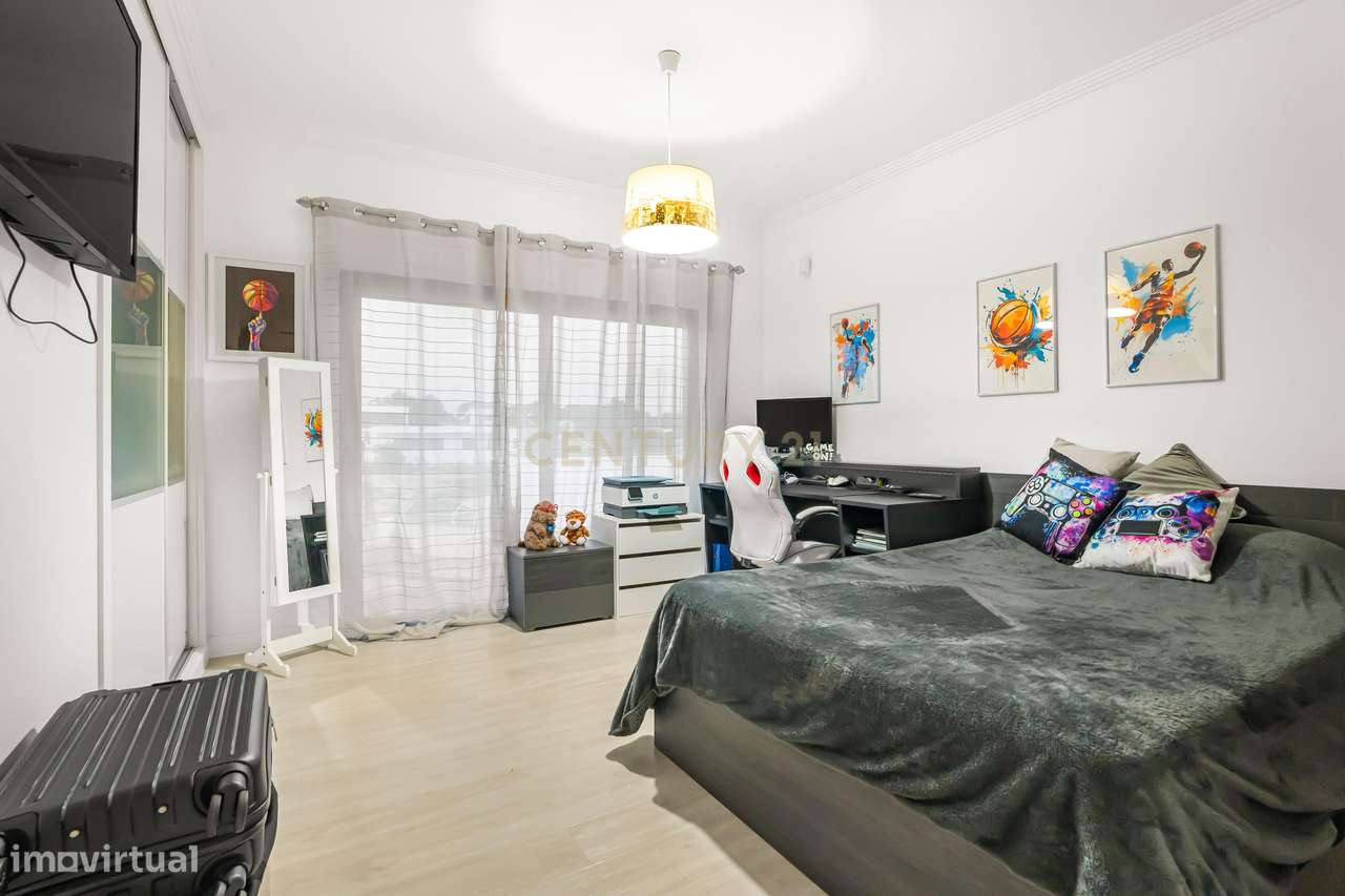 Qualidade de Vida e Bom Gosto nos Jardins de Santiago - 4 Quartos e 3-20