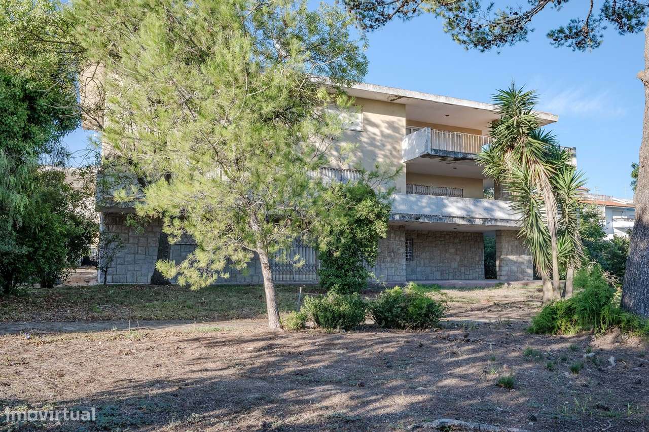 Moradia espaçosa em Carcavelos, junto à estação e à praia-6