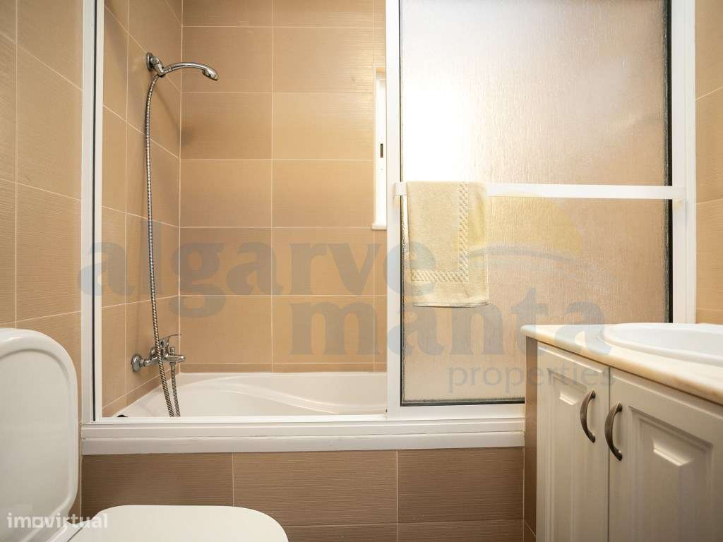 Moradia geminada T3 com Piscina Privada e Garagem - Praia da Lota-25