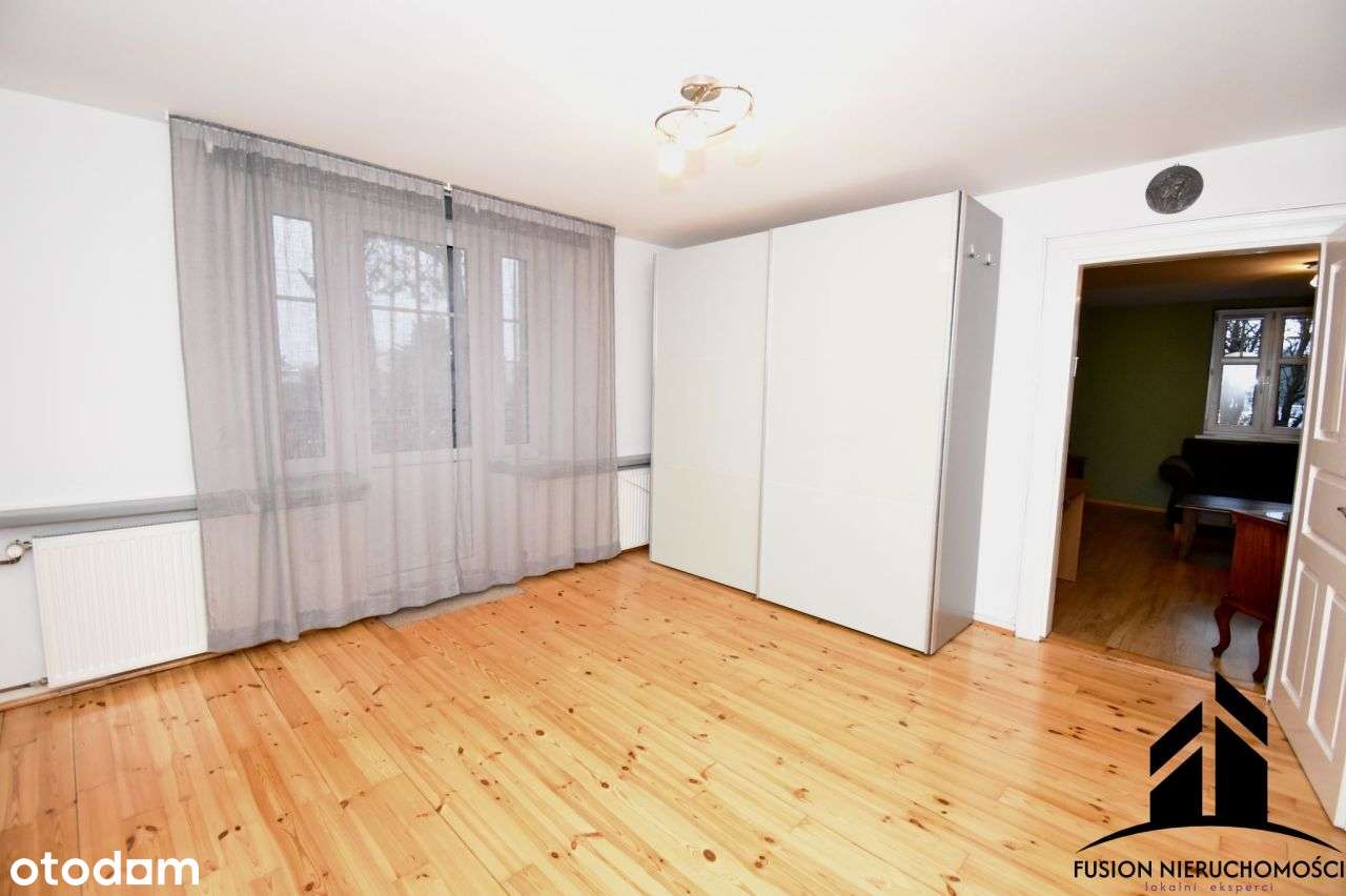 Przestronny dom z potencjałem-idealny dla rodziny-8