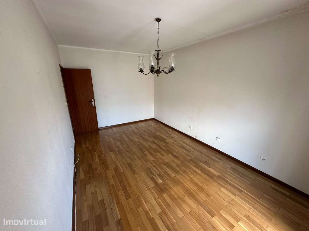 Apartamento T2+1 no centro da Maia-23