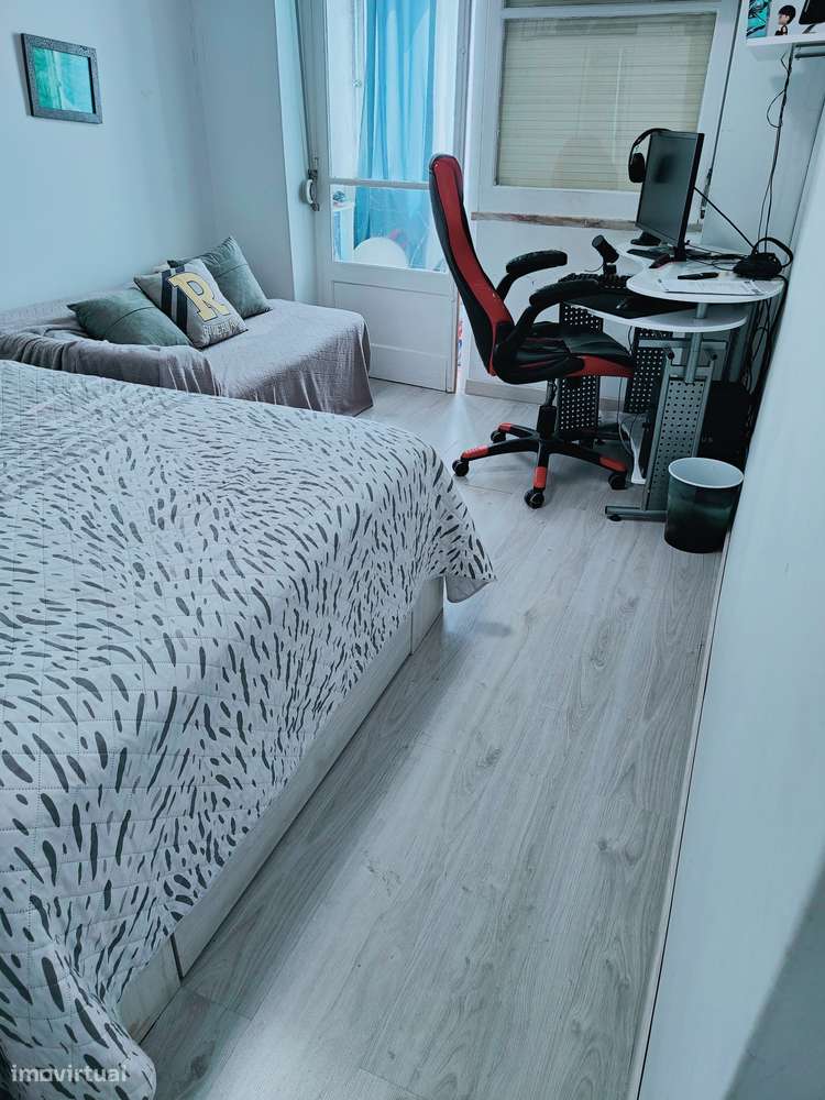 T3 com 2 casas de banho e boas acessibilidades-11