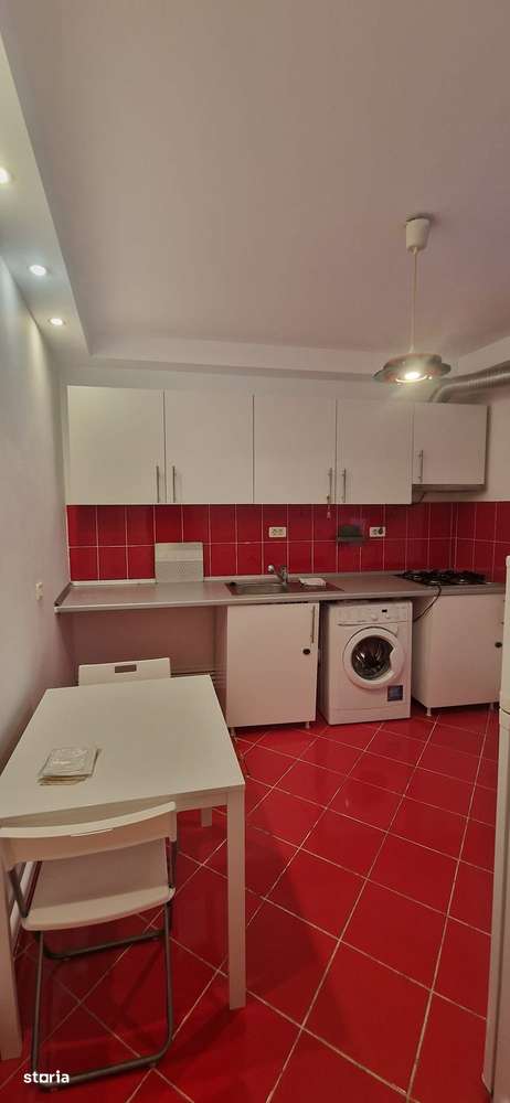 De vanzare 2 cam casa curte comuna str Aurel Vlaicu viv-a-vis Dinamo