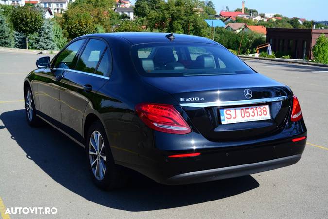 Mercedes-Benz E 200 d 9G-TRONIC - 4