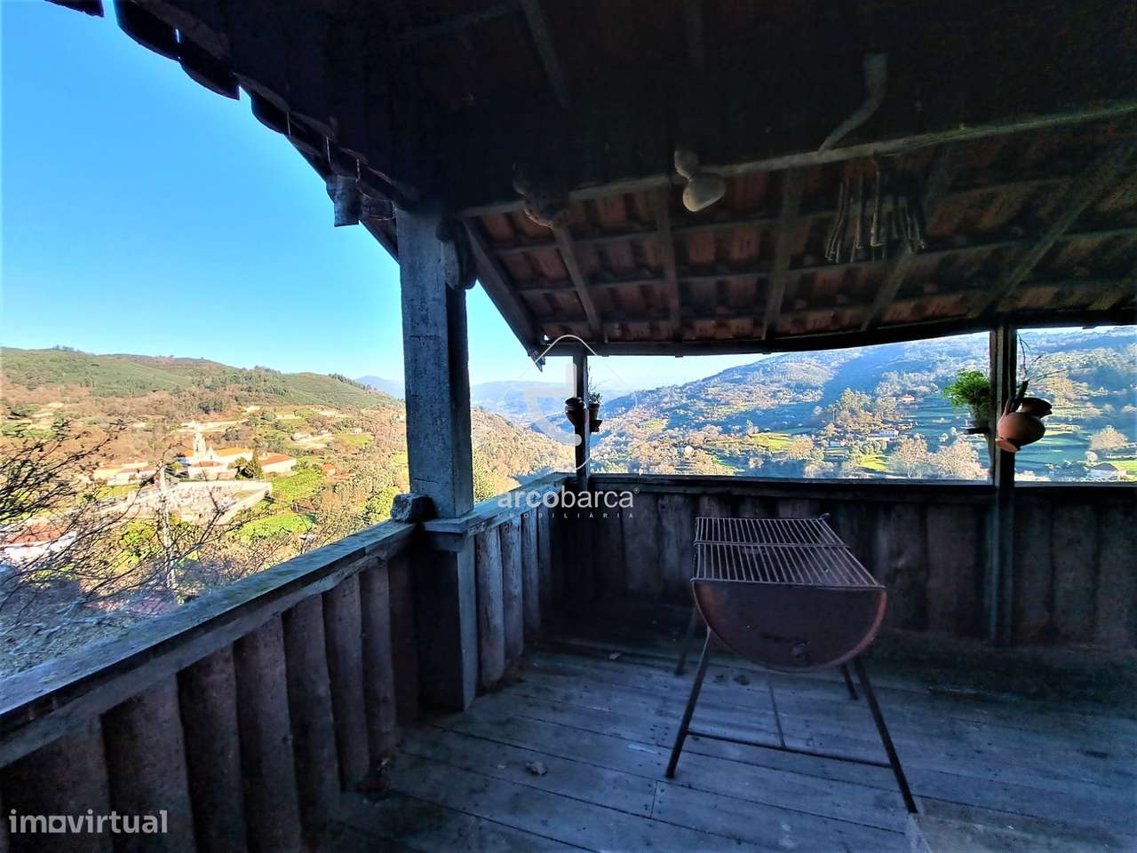 Vende-se edificio constituido por 3 pisos afecto a comercio/habitação - Grande imagem: 4/23