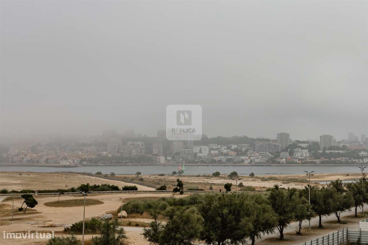 T2 Vistas Rio e Mar Canidelo | T2 com Varanda Gaia | T2 Seca Bacalhau - Grande imagem: 5/32