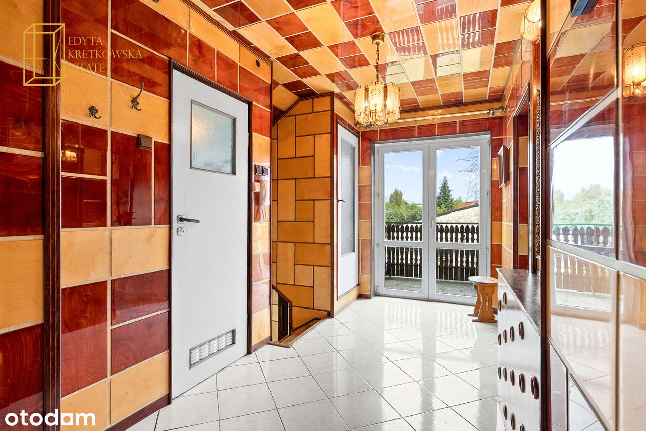 Dom w otoczeniu terenów zielonych-14