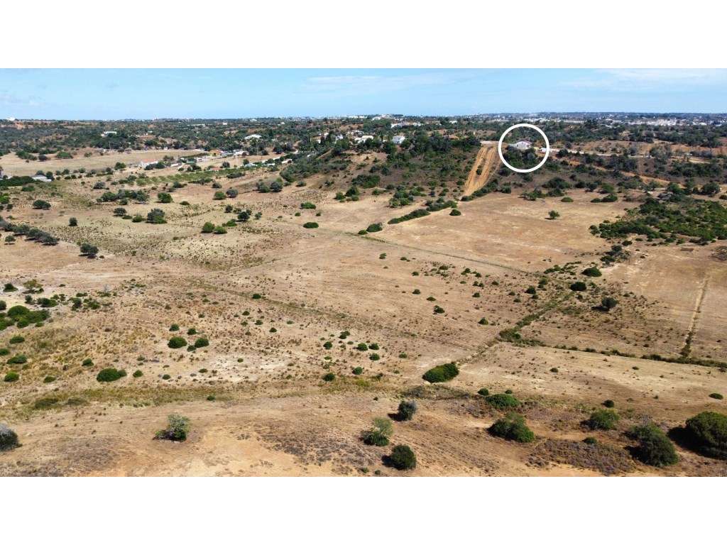 Moradia Isolada T3, em construção, entre a Guia e o Algoz, Algarve. - Grande imagem: 5/48