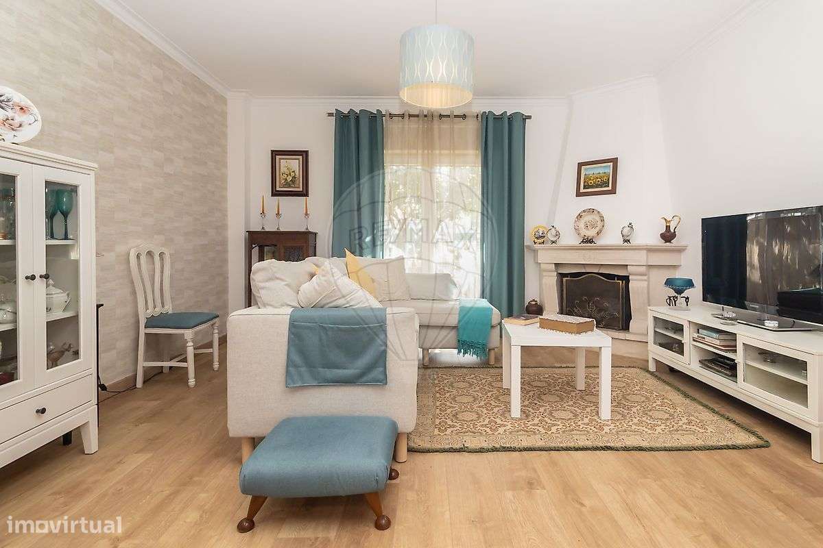 Moradia Geminada T3+2 – Quinta do Conde para venda-30