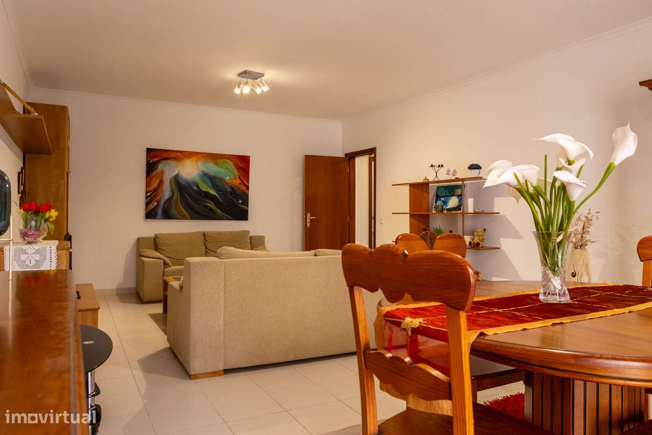 Apartamento T2 Espaçoso em Armação de Pêra com Garagem!-12