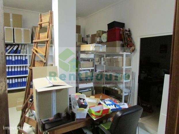 Loja/Armazém Para Venda - Paião - Grande imagem: 4/6